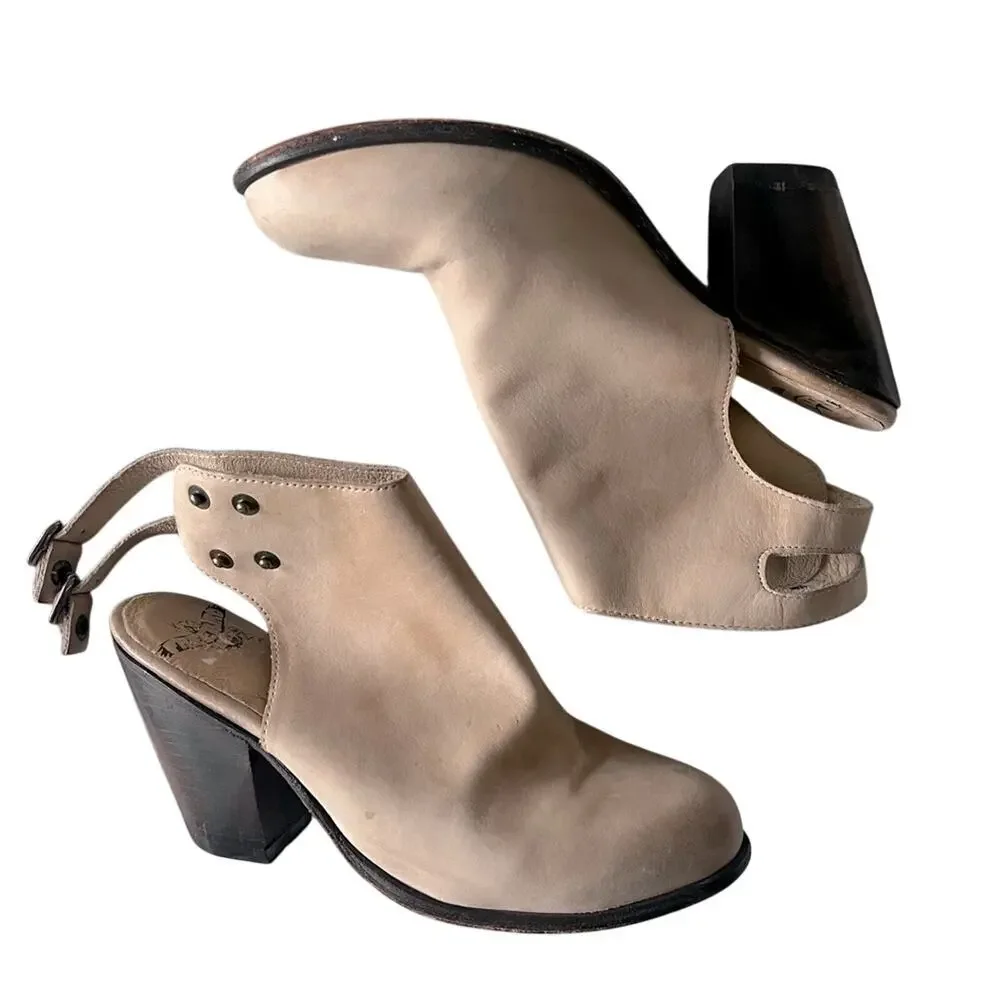 Smoke Bootie in Beige Freebird by Steven Color:Beige